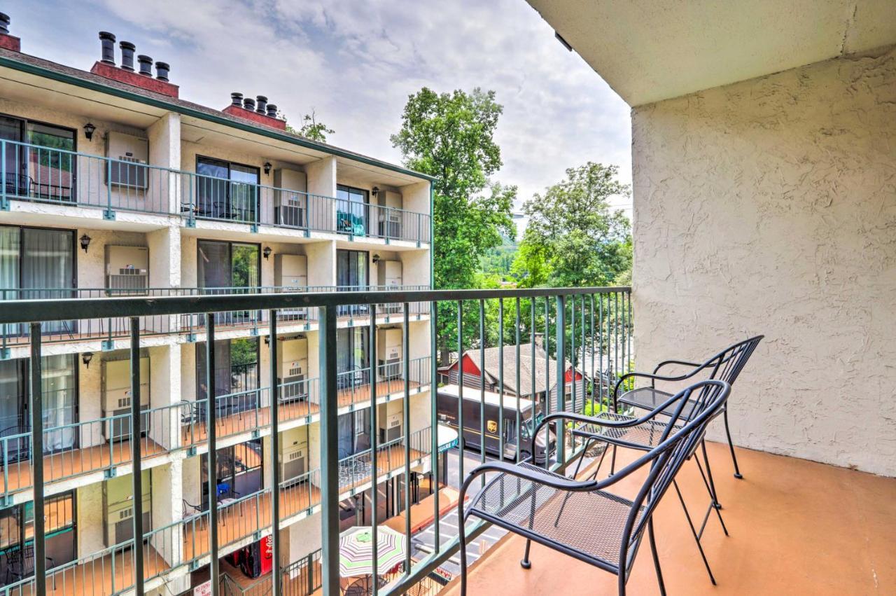 Condo With Balcony, Walk To Dtwn Gatlinburg Fun Zewnętrze zdjęcie