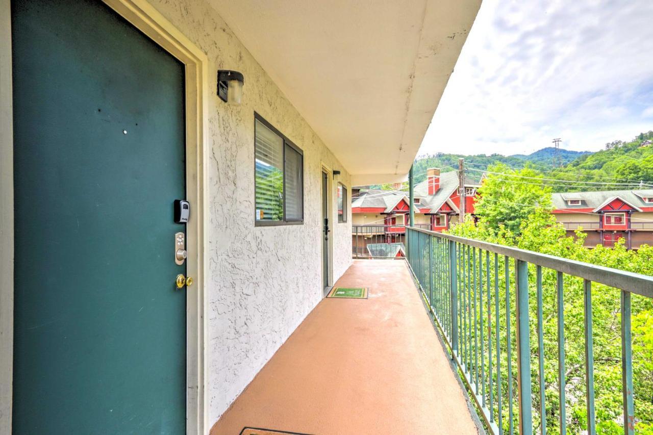 Condo With Balcony, Walk To Dtwn Gatlinburg Fun Zewnętrze zdjęcie